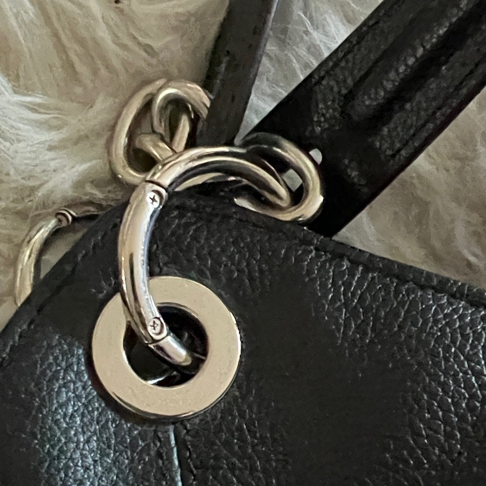 Grace Adele Black Shoulder Bag - Picture 3 of 7